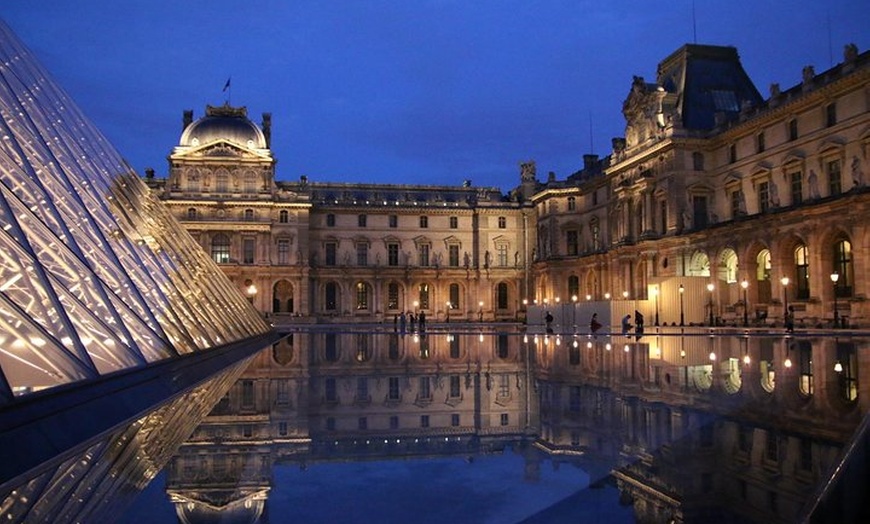 Image 4: Paris de nuit avec croisière sur la Seine et transport de luxe alle...