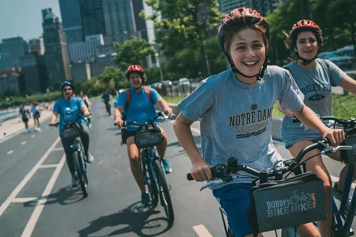 Bike Tour of Chicago's Lakefront Neighborhoods