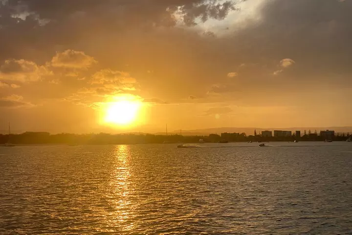 Gold Coast 2 hour Sunset Sailing Cruise with Drinks&Tasting Plate