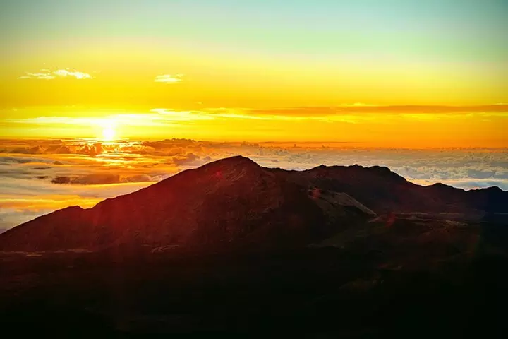 Maui: Majestic Haleakala Sunrise Tour with Pick-up