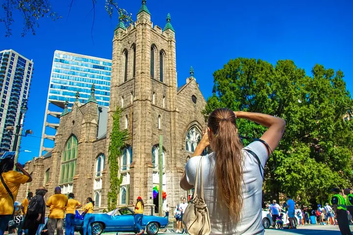 Atlanta Photo Walking Tour with Pics Taking