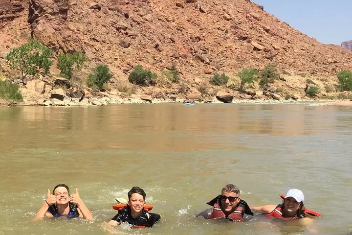 Fisher Towers Rafting Full-Day Trip from Moab