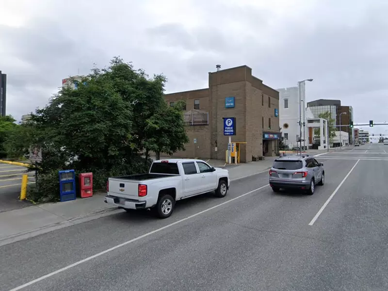 Parking at [5048] 774 W. 5th Ave. Lot