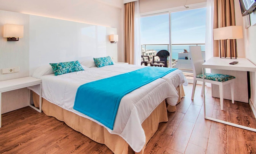 Image 2: ✈ MAJORQUE | Cala Millor - BlueSea Cala Millor 3*, 3 nuit - Tout in...