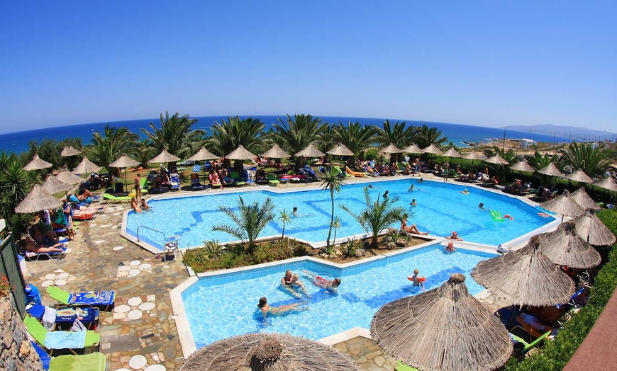 Image 40: ✈ CRETE | Hersonissos - Mediterraneo Hotel 4* - Outdoor swimming pool