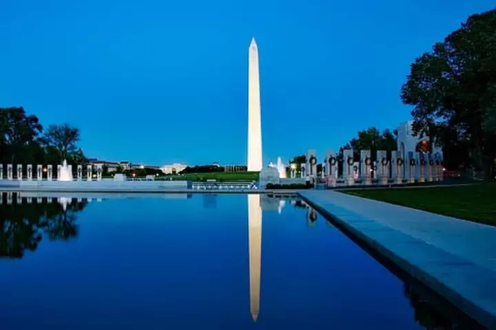 Monuments of DC Tour with Washington Monument or Museum Tickets