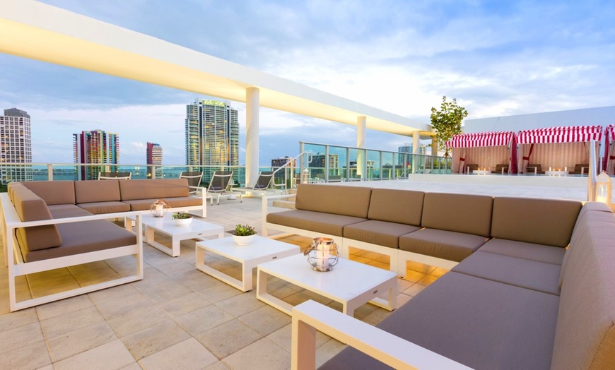 Image 9: ✈ UNITED STATES | Miami - Novotel Miami Brickell 4* - Rooftop swimm...