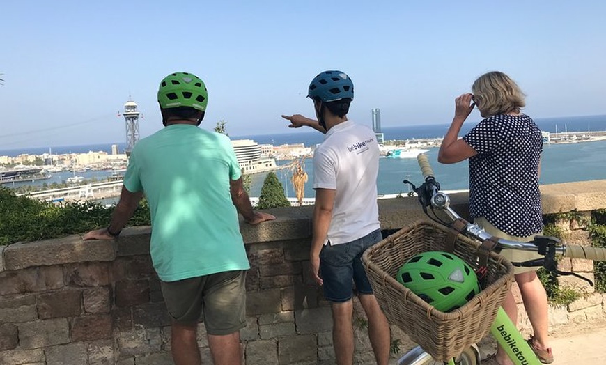 Image 3: Recorrido de 3 horas en bicicleta eléctrica de Barcelona, la montañ...