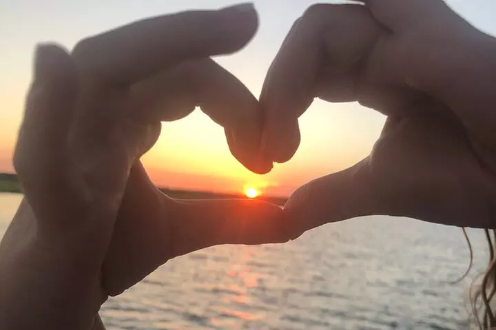 2-HR Private Hilton Head Sunset Cruise – Dolphin & Coastal Views