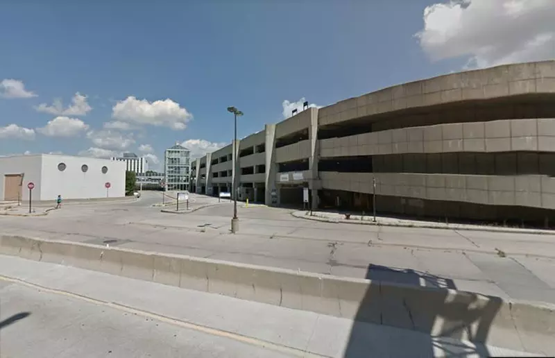 Parking at CTA Blue Line Cumberland Garage