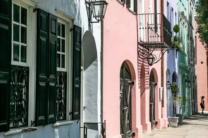 Undiscovered Charleston: Half Day Food, Wine & History Tour with Co...