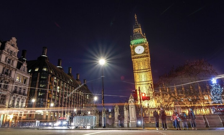Image 6: New Year's Eve Dinner Cruise with Fireworks Display