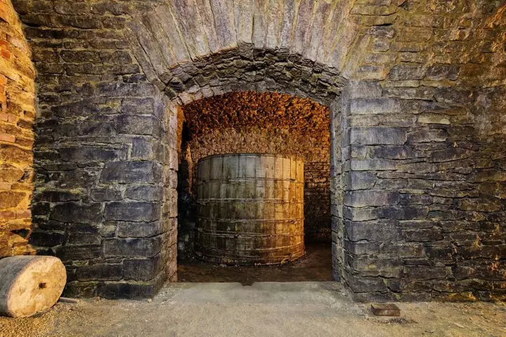 Hidden Brewery Caverns Tour in Cincinnati with Beer Tasting