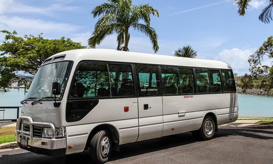 Image 3: Shuttle from Airlie beach to Proserpine airport