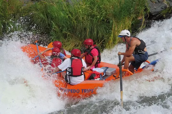 Nugget Falls class IV Half-Day Rafting on The Rogue River