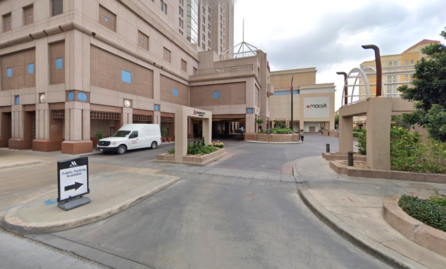 Image 2: Parking at San Antonio Marriott RiverCenter Garage