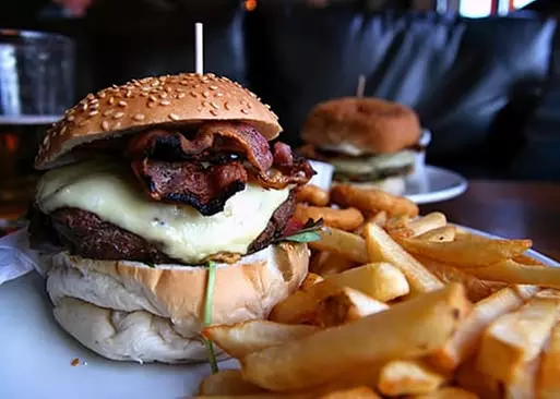 5% Cash Back at Boathouse Grill