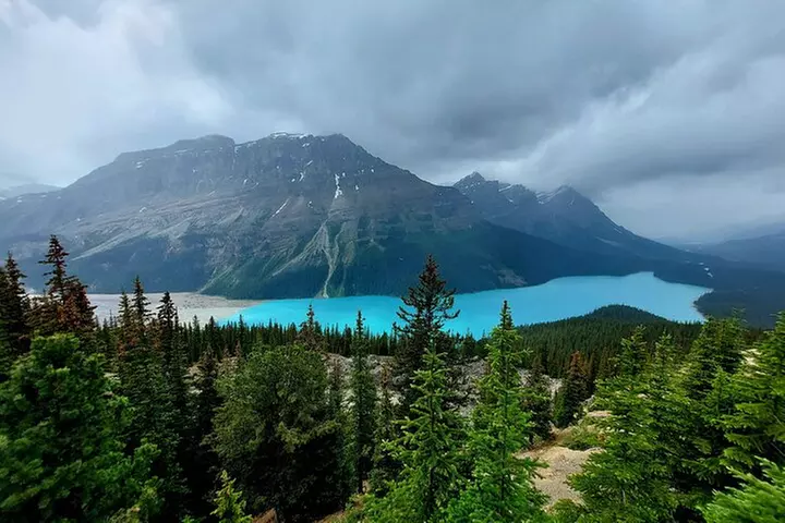 Canadian Rocky Mountains Lakes Tour - Primary Image