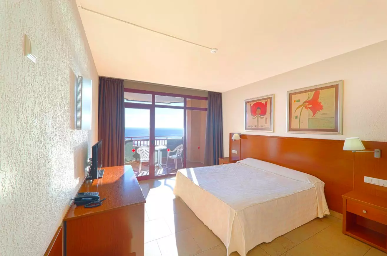 ✈ COSTA DEL SOL | Fuengirola - Las Palmeras Affiliated by FERGUS 4*...