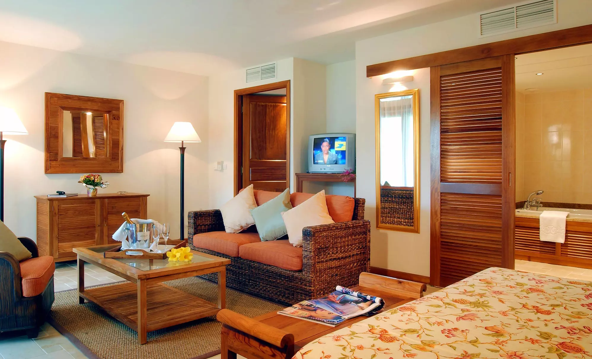 ✈ LA RÉUNION | St Gilles - Le Saint Alexis Hotel & Spa 4*, 4 nuit -...