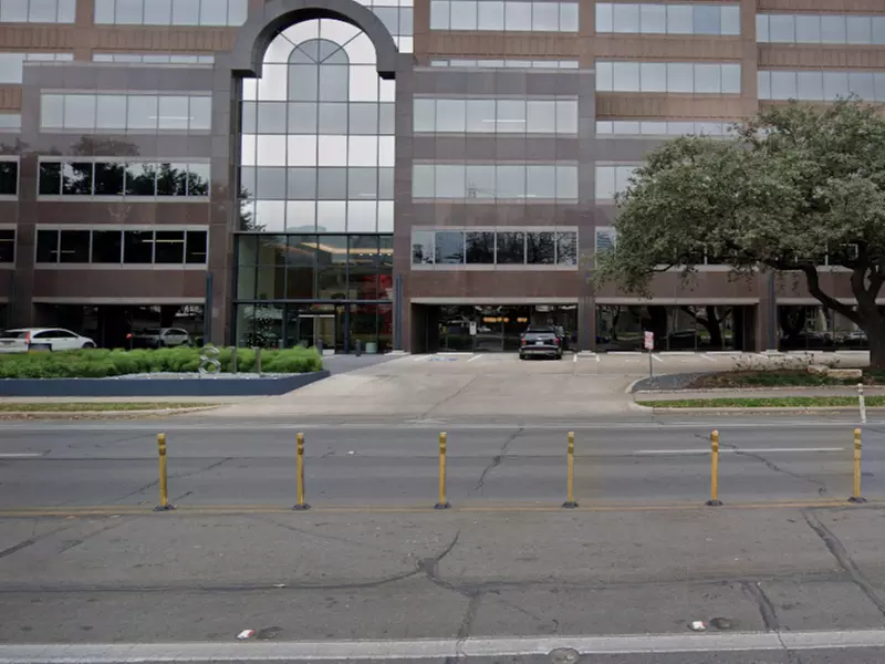 Parking at 811 Barton Springs Rd. Lot