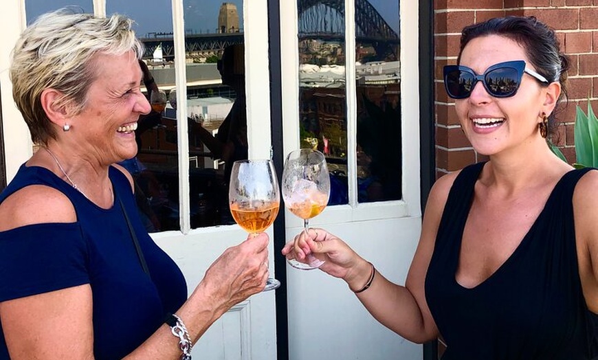 Image 2: Sydney: PRIVATE City Highlights & Ocean Front Luxe Tour (4h)