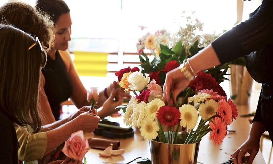 Image 2: Guided Floral Centerpiece Workshop in London