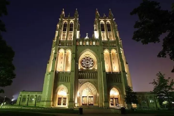 Private DC Day and Night Limousine Tours