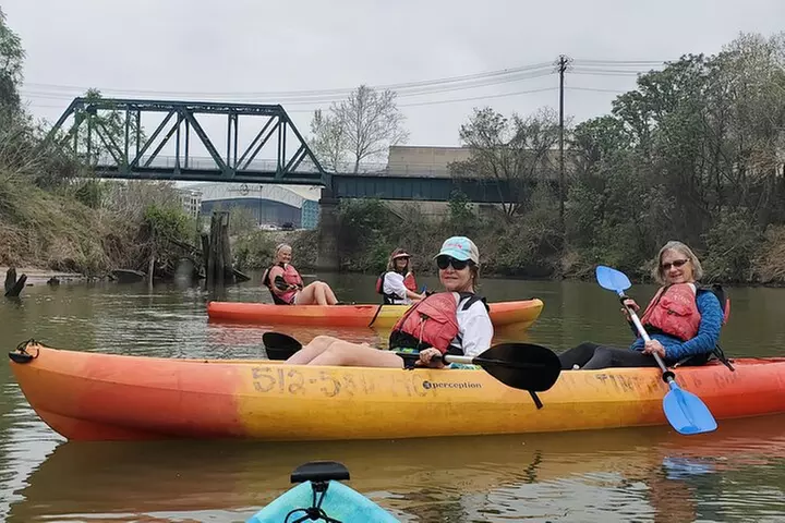 2-Hour Downtown Houston Skyline Paddleboard and Kayak Rentals