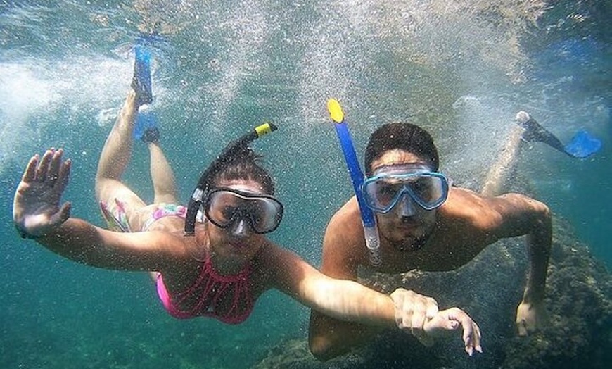 Image 10: Paseo en barco + Paddle Surf + snorkel + aperitivo + bebida