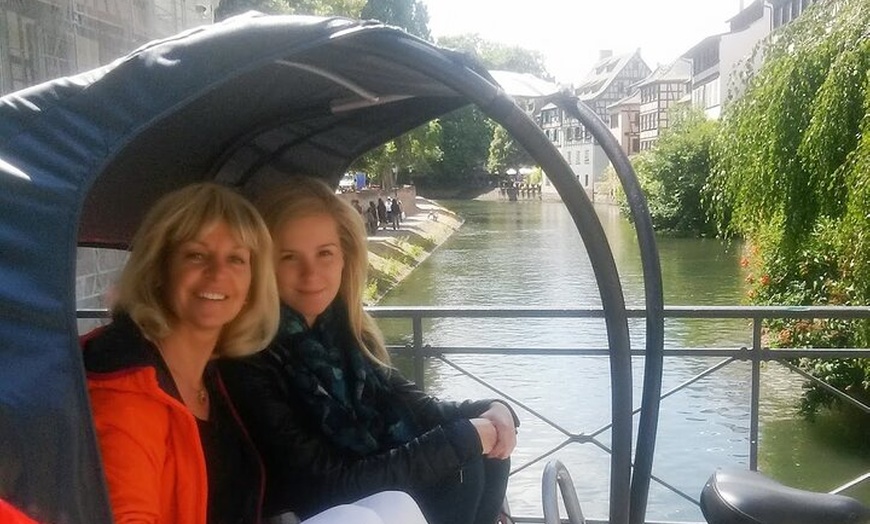 Image 2: 90 - minute Visite guidée de Strasbourg par Pedicab