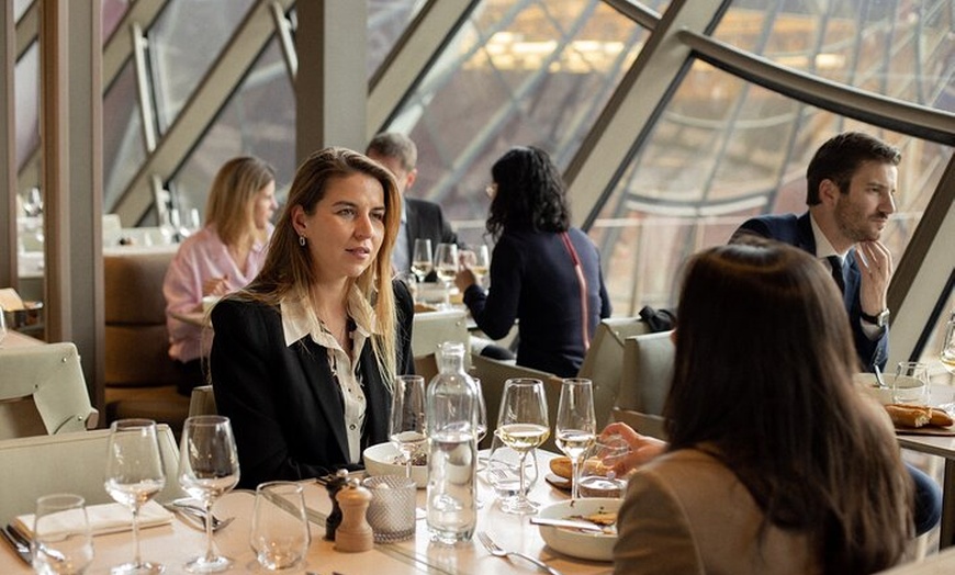 Image 13: Déjeuner matinal à Paris au restaurant Madame Brasserie de la tour ...