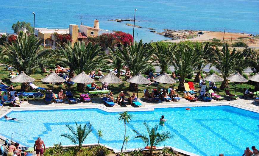 Image 39: ✈ CRETE | Hersonissos - Mediterraneo Hotel 4* - Outdoor swimming pool