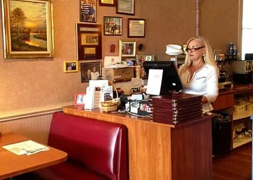 5% Cash Back at Pete's Famous Restaurant