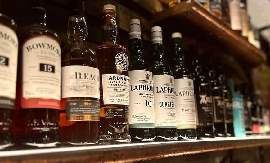 Image 2: Glasgow West End Whisky Tour