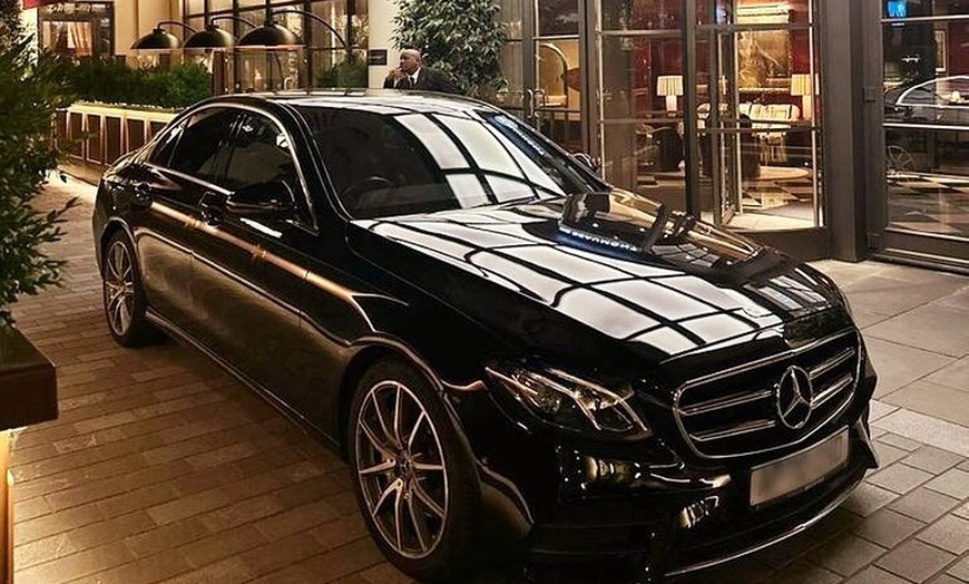 Image 5: Private Chauffeur London City Airport to/from any London Hotels