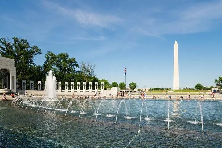 DC Monuments & Memorials Guided Minibus City Tour