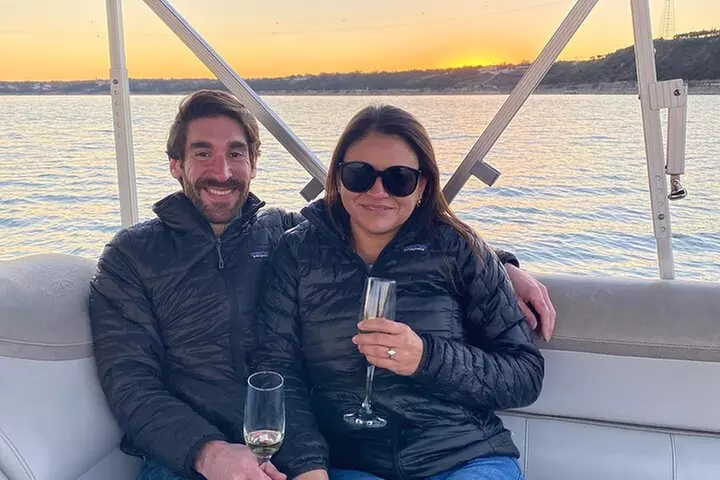 90-Minute Date Night Sunset Cruise on Lake Austin - Primary Image