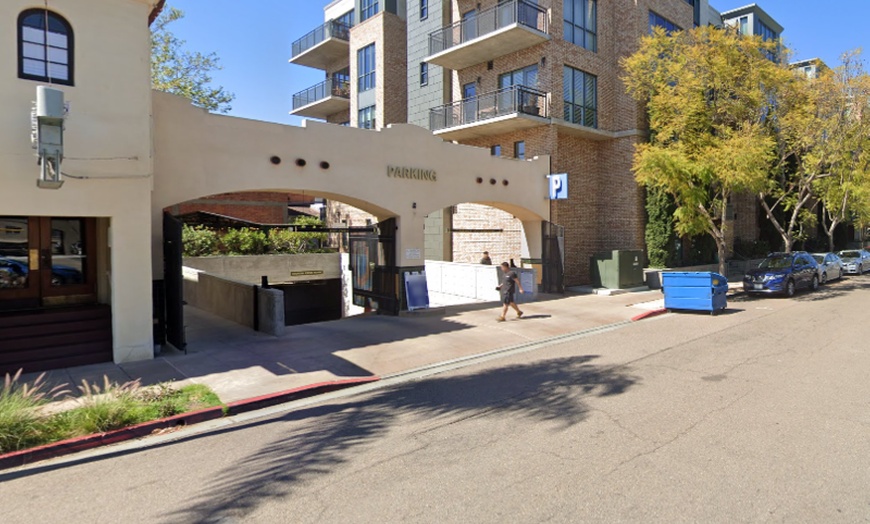 Image 3: Parking at Paseo de Mission Hills Garage