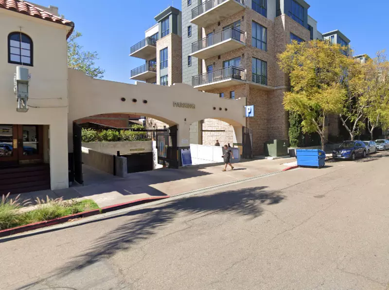 Parking at Paseo de Mission Hills Garage