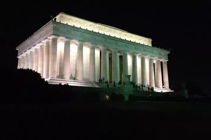 3-4 Hour Private DC City Moonlight Tour by Van