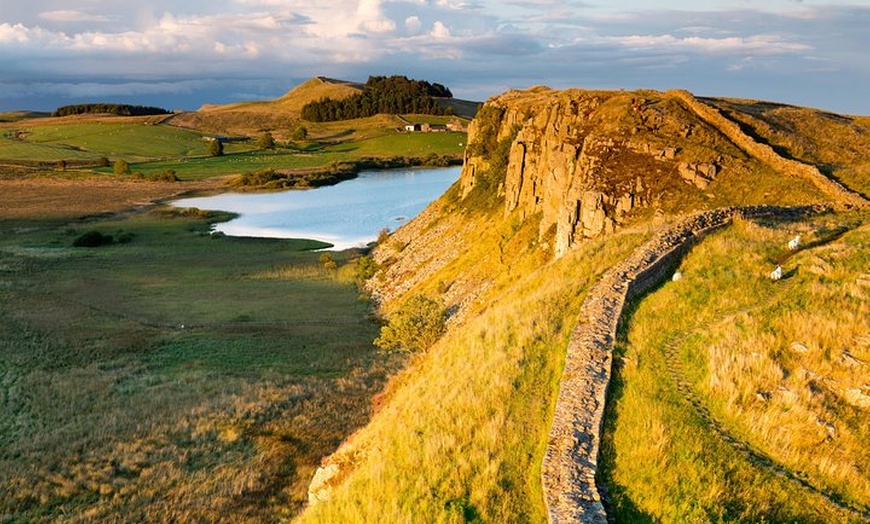 Image 1: Hadrian's Wall & The Borders Tour from Edinburgh Incl. Admission