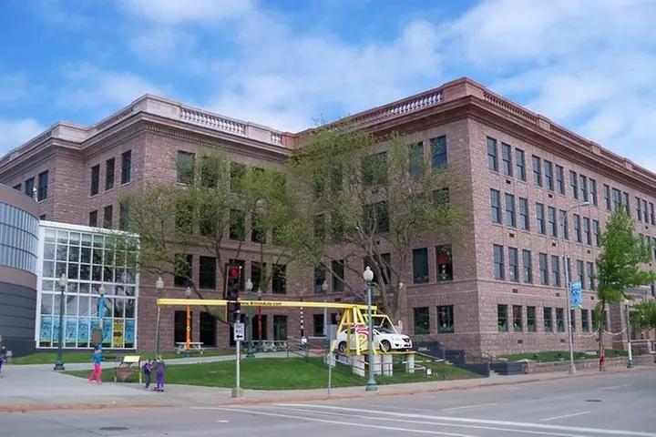 Self-Guided Scavenger Hunt: Rock and Roll Through Sioux Falls