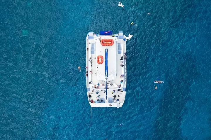 Four Winds Molokini Snorkeling Tour from Maalaea Harbor