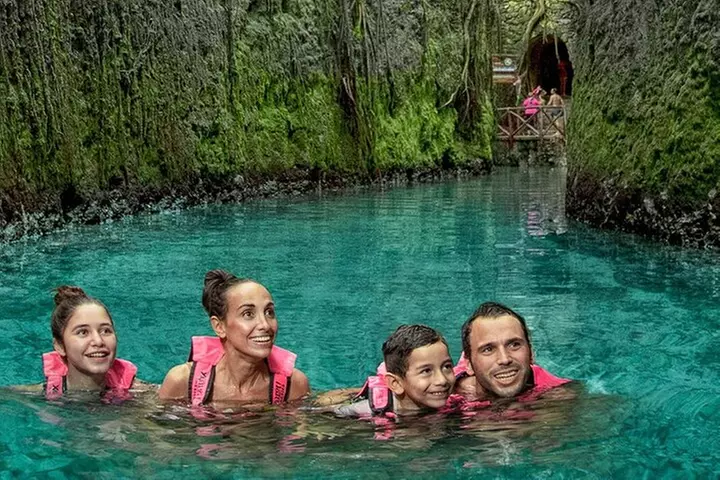 Plus Xcaret ticket in Cancun - Second Medium