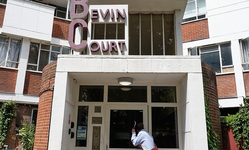 Image 48: London King's Cross Walking Tour: Homelessness Revisited