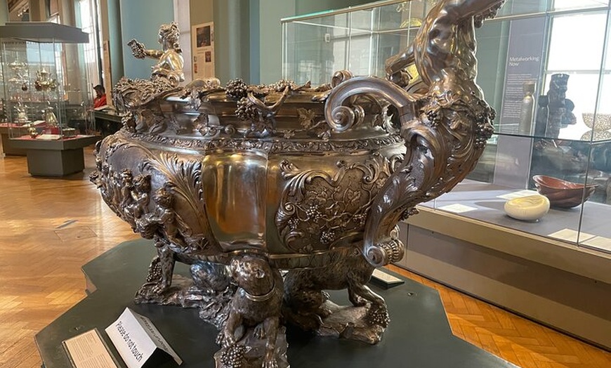 Image 5: Victoria and Albert Museum