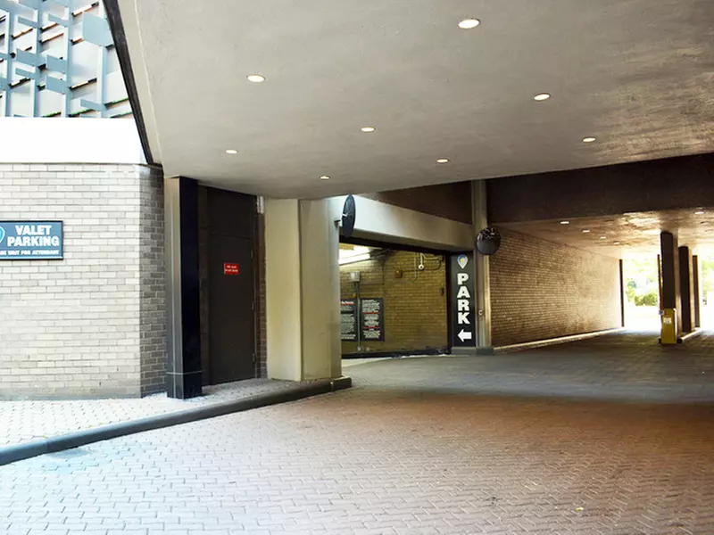Parking at iPark - 453 E. 59th St. Garage
