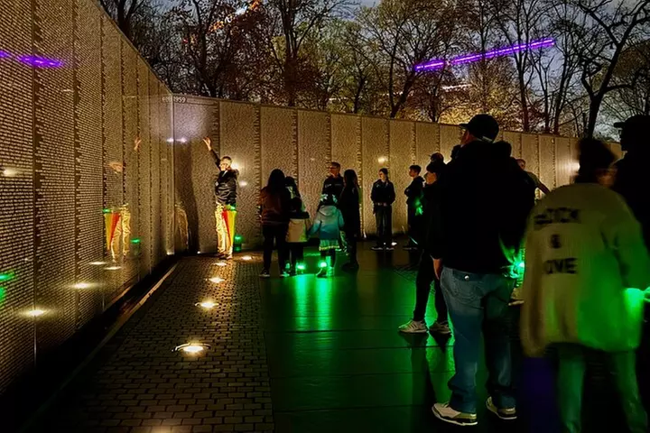 DC Night Tour With Magic LED- Pick Up/Drop, Snacks, LED Bracelets