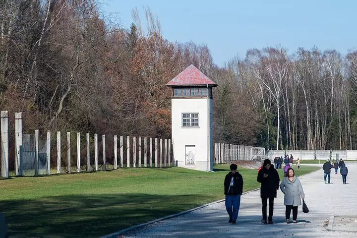 Tour ab München mit dem Zug zur KZ-Gedenkstätte Dachau
